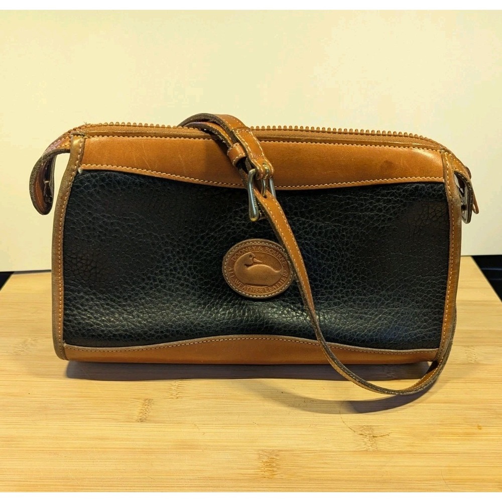 Vtg DOONEY & BOURKE Leather Shoulder Bag Big Duck Made In USA quiet luxury